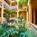 By Calamari Homes - El Porvenir 207 Walled City