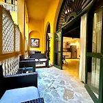 By Calamari Homes - El Porvenir 207 Walled City