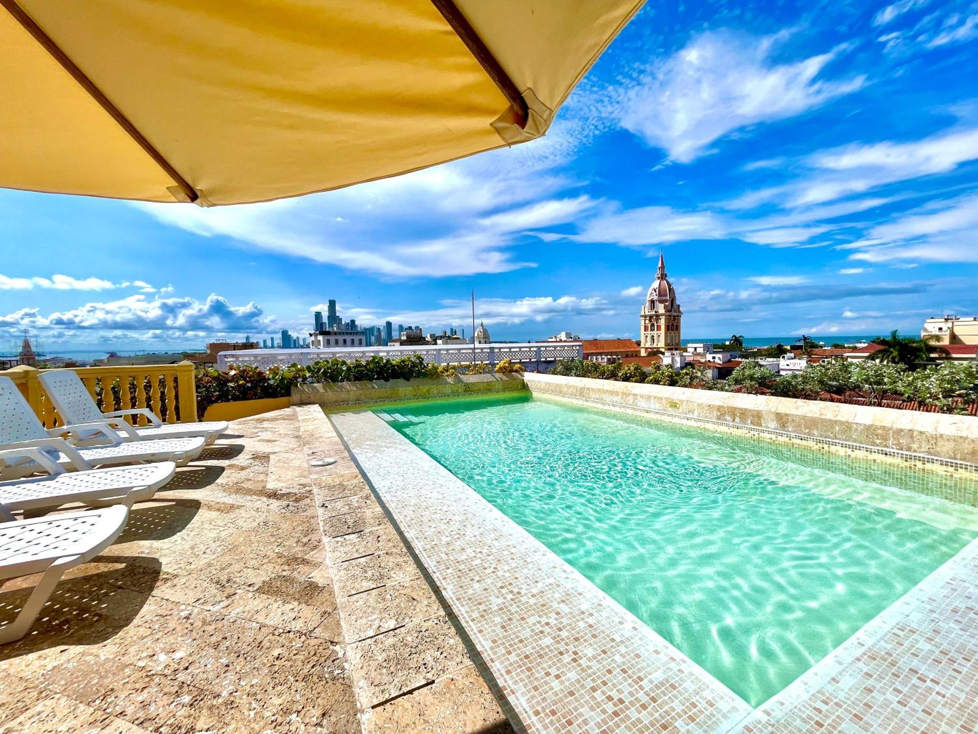 By Calamari Homes - El Porvenir 207 Walled Apartment *