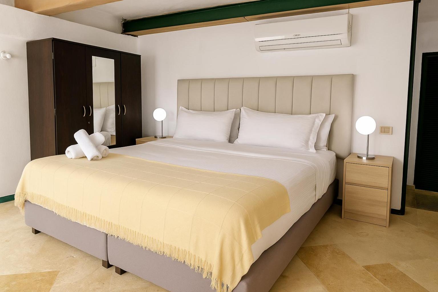 By Calamari Homes - El Porvenir 207 Walled Apartment